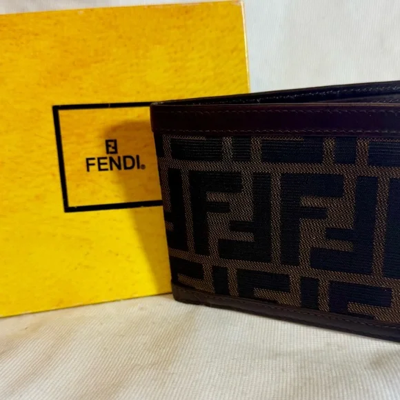 Fendi Zucca FF logo Bifold - Picture 2 of 8